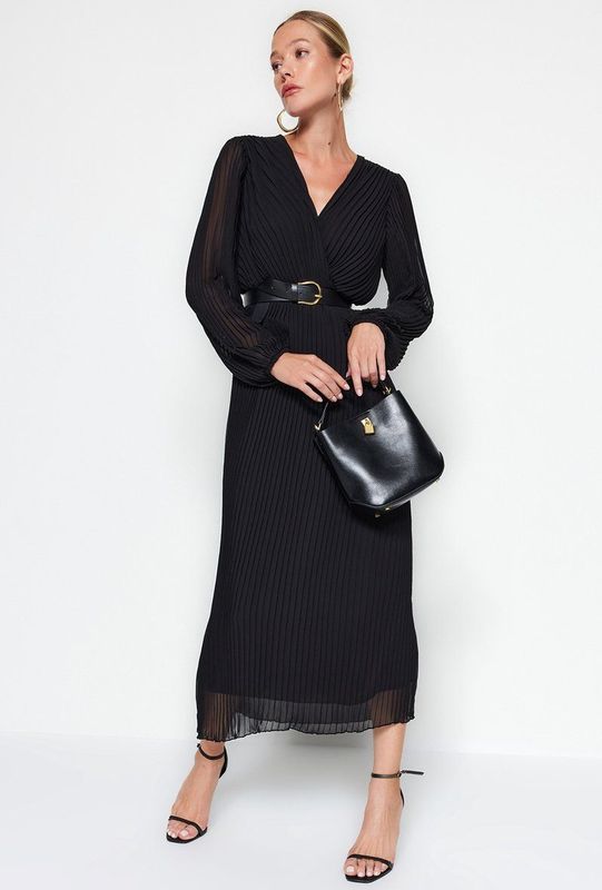 Trendyol Zwarte A-Lijn Geplooide Maxi-Jurk Met Ceintuur En Gevoerde Chiffon, Vloeiende Geweven Jurk Twoaw24El00471