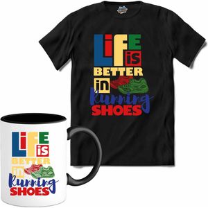Life Is Better In Running Shoes | Hardlopen - Rennen - Sporten - T-Shirt met mok - Unisex - Zwart - Maat S