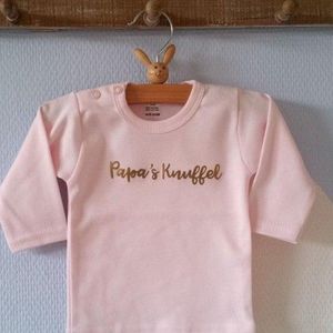 Baby Rompertje met tekst roze meisje  papa | papa's knuffel lange mouw roze goud maat 74-80