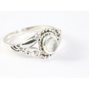 Fijne bewerkte zilveren ring met maansteen - maat 16.5