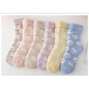 Fluffy dames sokken - 3 paar - huissokken - slaap sokken - print kattenpootjes - paars - wit - grijs - roze - 36-40 - mix - winter sokken - warm - geschenk - gift - cadeau voor haar - Kerst cadeau