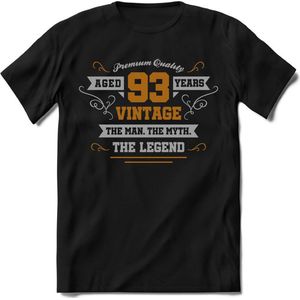 93 Jaar Legend - Feest kado T-Shirt Heren / Dames - Zilver / Goud - Perfect Verjaardag Cadeau Shirt - grappige Spreuken, Zinnen en Teksten. Maat S