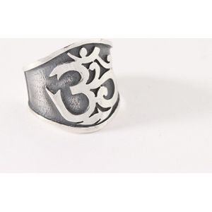 Zware zilveren ring met ohm-teken - maat 21