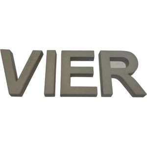 Betonnen letters. Huisnummer VIER 20 cm hoog