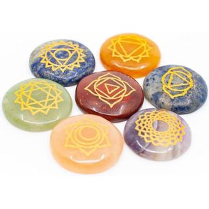 7 Chakra Edelstenen met Gouden Symbolen