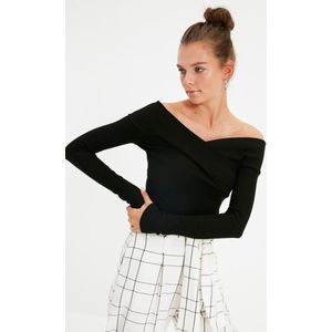 Trendyol Zwarte Carmen Kraag Geribbelde Onderkant Drukknoop Flexibele Gebreide Body Twoaw21Bd0053