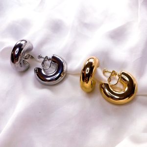 Smooth ringen Klipoorbellen - Goud - goudkleurig- Bold Hoops Collectie - klipoorbellen.com - clip on oorbellen - oorbellen zonder piercing - oorclip - klemoorbel - nepoorbel