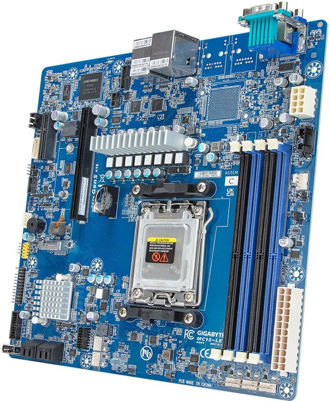Gigabyte MC13-LE0 - Moederbord - AM5 - AMD B650E - mATX