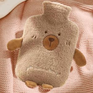 Warmwaterfles met overtrek, BPA-vrije PVC Kawaii waterzak, geurloos, langdurige isolatie voor 8 uur, voor warmth, pijnverlichting (ijsbeer)
