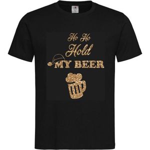 T-shirt Unisex Volwassenen Kerst Kerstmis Bier Man Grappig Tekst ""Ho Ho Hold my beer"" Op Voorkant | korte mouw | Zwart/Goud GLITTER | maat M
