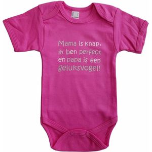 Roze romper met ""Mama is knap, ik ben perfect en papa is een geluksvogel"" - maat 80 - babyshower, zwanger, cadeautje, kraamcadeau, grappig, geschenk, baby, tekst, bodieke, vader, vaderdag, moeder, moederdag