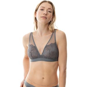 mey Female - Triangelbeha Serie Poetry Fame