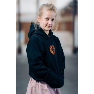 Koningsdag Hoodie - Zwarte hoodie met oranje leeuw borduring - KIDS 128