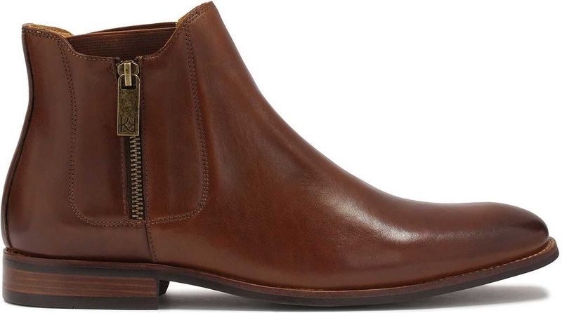 Men's leather boots in cognac color
