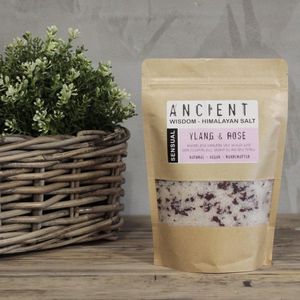 Himalayan Bad Zout Mix 500 gr Sensueel-kokosolie-gedroogde rozenblaadjes.