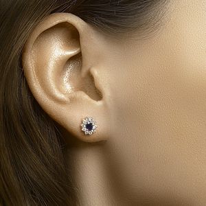 Oorknoppen - 14k Witgoud - Saffier En Zirkonia Halo - 8.5x7.5mm - Oorsieraden