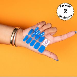Maniac Nails Gellak Stickers – Bobby Blue – 28 stickers voor 2 manicures – 14+ dagen zonder chippen – Uitharden met UV-lamp – Fel Blauwe Gel Nagelstickers – Gel Nail Wraps