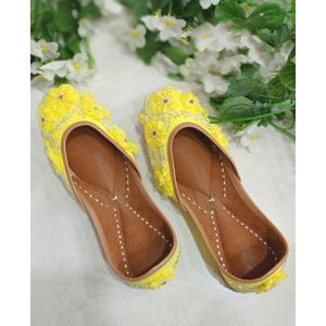 Indiase schoenen / punjabi jutti maat 39 yellow flower design