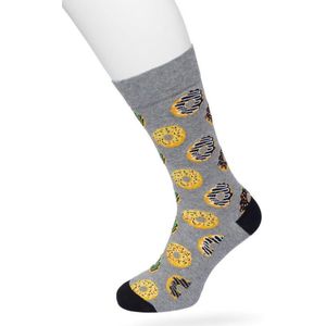 Bonnie Doon Heren Sokken met Donuts Print maat 40/46 Grijs - Thema Sokken - Donut - Cadeau Sokken - Word je Happy en vrolijk van - Zacht Katoen met Gladde Teennaad - Comfortabel - Perfect Cadeau - Medium Grey Heather - BT992125.112
