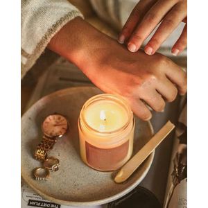 WONDER Geurkaars & Body Butter Kaars – 2x300 ml – Strawberry Geur – Hydraterende Huidverzorging - DUO ACTIEPRIJS!