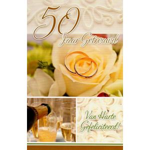 50 jaar getrouwd! Gefeliciteerd! Een bijzondere kaart met een afbeelding van champagne, trouwringen en prachtige rozen. Een leuke kaart om zo te geven of om bij een cadeau te voegen. Een dubbele wenskaart inclusief envelop en in folie verpakt.