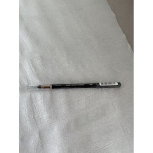 Deliplus oogpotlood bruin 2 kanten met aan de andere kant een kussentje om te vervagen en ideaal voor smokey eyes, Blijft mooi zitten. Van het mooie Spaanse merk Deliplus.