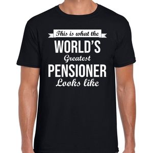 This is what the worlds greatest pensioner looks like cadeau t-shirt / shirt - zwart met witte letters - voor heren - Pensioen / VUT kado shirt M