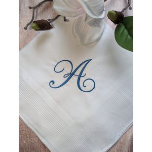 Gepersonaliseerde herenzakdoek met geborduurde monogram