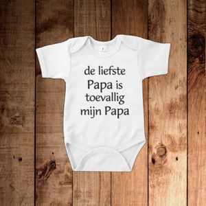 Romper 'De liefste Papa is toevallig mijn Papa' | Kraamcadeau | Babykleding - Maat 56