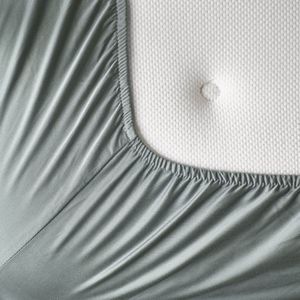 KOALA HUG Hoeslaken 100% Tencel lyocell satijn, woud groen 160x200x30 – Temperatuurregulerend | Ventilerend & Absorberend | Anti-allergie & Hypoallergeen | Frisruikend | Zacht voor huid & haar | 100% Plantaardig | Plasticvrij