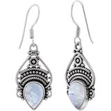 Zilveren oorbellen met hanger dames | Zilveren oorhangers, rijk bewerkte vormen in Bali stijl met maansteen