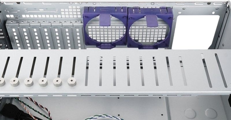 Chieftec - UNC-409S-B-OP B - Serverkast - Zwart - SECC-Materiaal