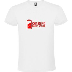 Wit T-Shirt met “ Charging / Do NOT Disturb “ afbeelding Rood Size XXXL