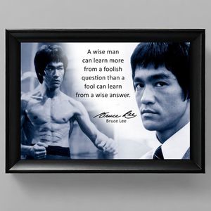 Bruce Lee Kunst - Gedrukte handtekening - 10 x 15 cm - In Klassiek Zwart Frame - Kungfu, Boksen, Chinese vechtkunsten