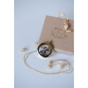 FynBosch Design Droog Bloemen Ketting Goud Rond - Sierraden Verrassing - Natuurlijk - Hanger - Surprise Flower Gold Necklace