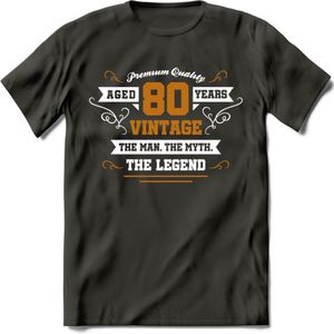 80 Jaar Legend T-Shirt | Goud - Wit | Grappig Verjaardag en Feest Cadeau Shirt | Dames - Heren - Unisex | Tshirt Kleding Kado | - Donker Grijs - M