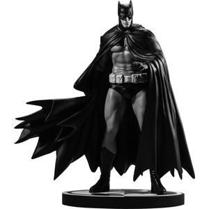 DC Direct Resin Statue Batman Black & White (Batman by Lee Weeks) 19 cm