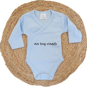 | Our tiny miracle - Prematuur - Maat 50 - Baby - Newborn - Pasgeborene - Zwanger - Te vroeg geboren - Wonder - Kleintje | Wit