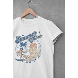 Shirt - Catch the Waves - Outdoor Goeroe | Avontuur | Buitensport | Natuur | Wandelen | Mountainbike | Klimmen | Outdoor | Kamperen | Boulderen | Wit