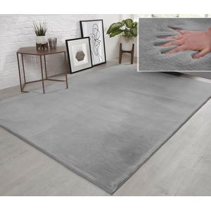 Flycarpets Fluffy Hoogpolig Super Zacht Effen Vloerkleed - Lichtgrijs / Zilver - 160x230 cm