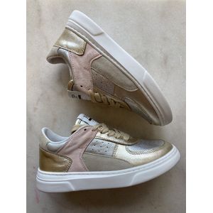 Hip sneaker maat 33