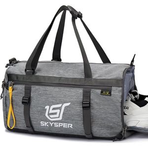 Sporttas voor dames en heren, met schoenenvak en nat vak, kleine reistas, duffle bag voor sport, fitness, training, weekend, zwemmen, gym, yoga, Lichtgrijs