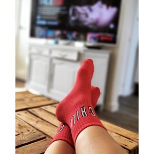 Verjaardags cadeau - Chill - Rustig aan sokken - leuke sokken - vrolijke sokken - Rode sokken - tennis sokken - sport sokken - valentijns cadeau - sokken met tekst - aparte sokken - grappige sokken - Socks waar je Happy van wordt - maat 37-44