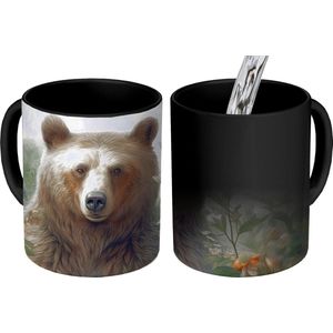 Magische Mok - Foto op Warmte Mokken - Koffiemok - Bruine beer - Wilde dieren - Bloemen - Planten - Magic Mok - Beker - 350 ML - Theemok