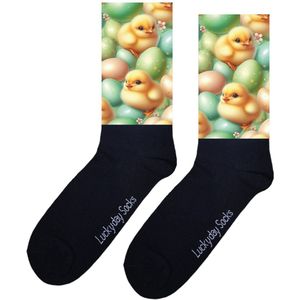 Paasei - Opkikker - Grappige sokken - Valentijns cadeau - Verjaardag cadeau - Sint cadeau - Leuke sokken - Pasen - Kuikens - Vrolijke sokken - LuckyDay Socks - Grappige cadeau - Kerstsokken - Vaderdag - Moederdag - Socks maken Happy - Onesize