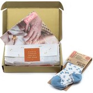 KipKep - Blijf-sokjes - 6-12 maanden - Party Blue - cadeau verpakking - licht blauwe baby sokjes - zakken niet af