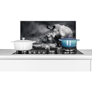 Spatscherm keuken 70x30 cm - Kookplaat achterwand Neushoorn - Natuur - Gras - Zwart - Wit - Muurbeschermer - Spatwand fornuis - Hoogwaardig aluminium