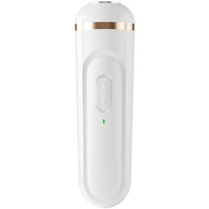 Automatische elektrische voetslijper verwijdert eeltplekken op de huid. Prachtige nagelstyliste met apparaat.