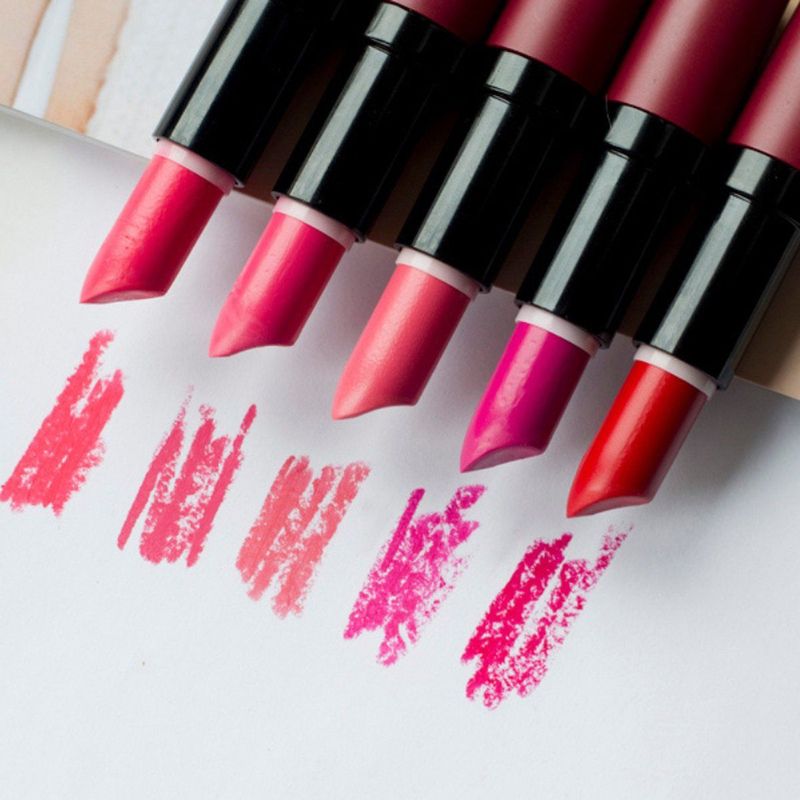 Velvet Matte Lipstick - Hoog Gepigmenteerd - Fluweelzachte Finish - Diverse Kleurkeuze