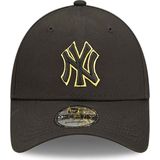 New York Yankees Team Outline Black 9FORTY Adjustable Cap